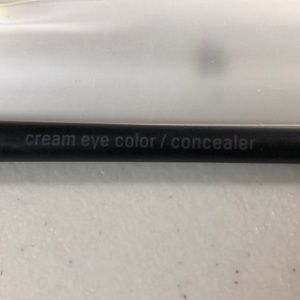 Mary Kay Makeup - Mary Kay Cream Eye Color/Concealer Brush Mary Kay Makeup - Mary Kay Cream Eye Color/Concealer Brush